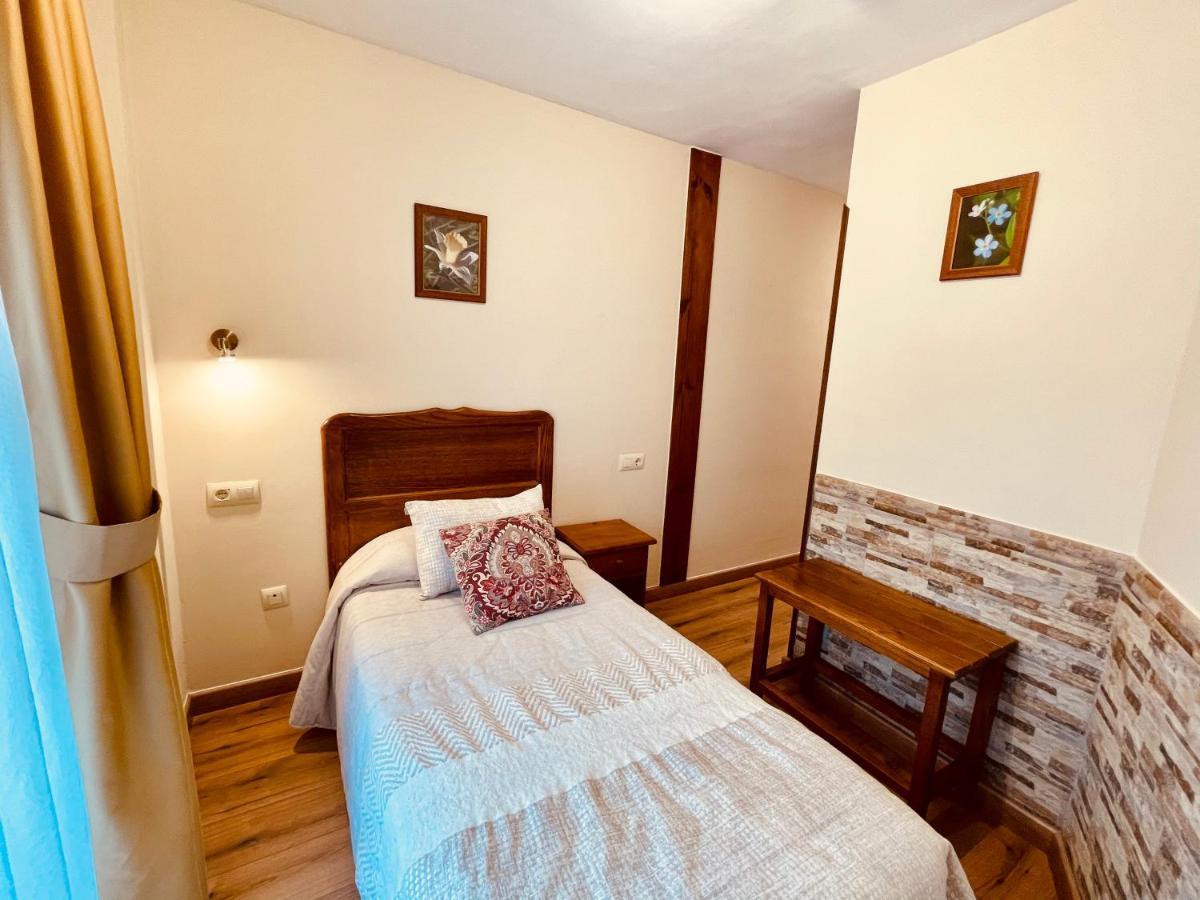 סוטרס Hotel Rural Pena Castil מראה חיצוני תמונה